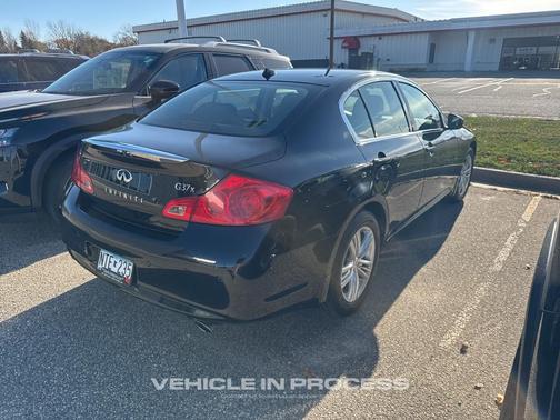 2011 INFINITI G37x Base