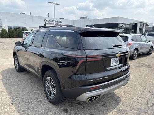 2024 Chevrolet Traverse LT