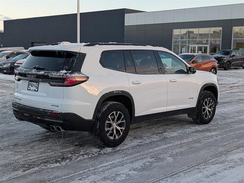 2024 GMC Acadia AWD AT4