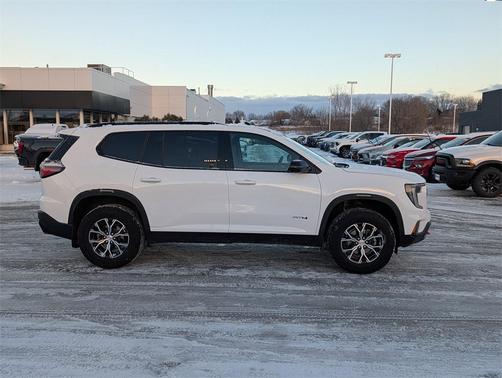 2024 GMC Acadia AWD AT4