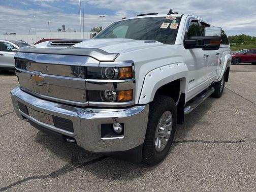 Summit White 2019 Chevrolet Silverado 2500 LT