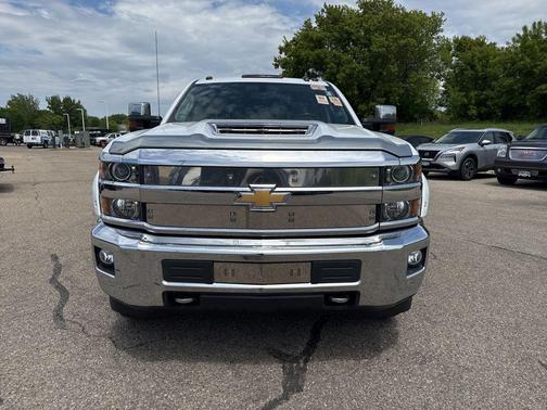 Summit White 2019 Chevrolet Silverado 2500 LT