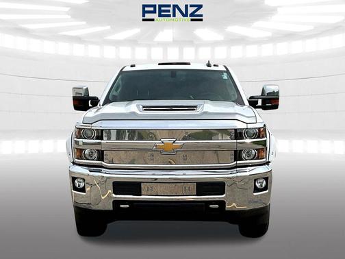 Summit White 2019 Chevrolet Silverado 2500 LT