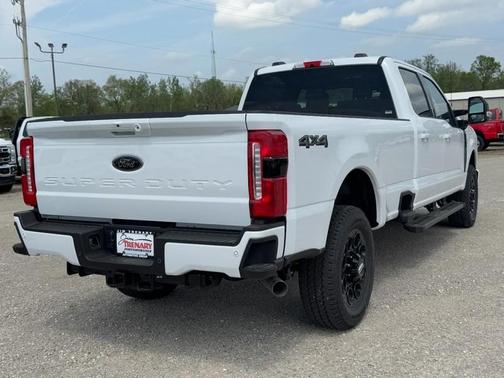 Oxford White 2026 Ford F-350 Super Duty