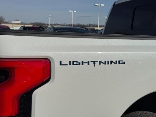 2025 Ford F-150 Lightning Platinum