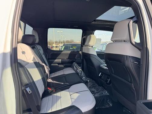 2025 Ford F-150 Lightning Platinum