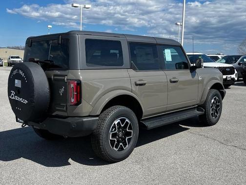 2025 Ford Bronco Outer Banks