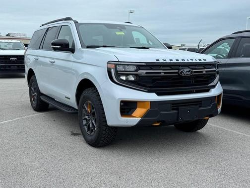 Silver Metallic 2026 Ford Expedition Tremor
