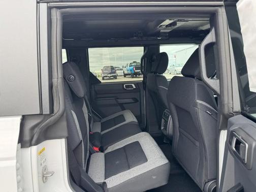 Oxford White 2026 Ford Bronco Big Bend