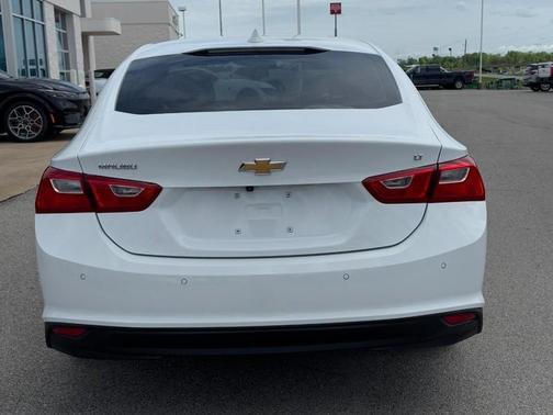Summit White / White 2024 Chevrolet Malibu LT