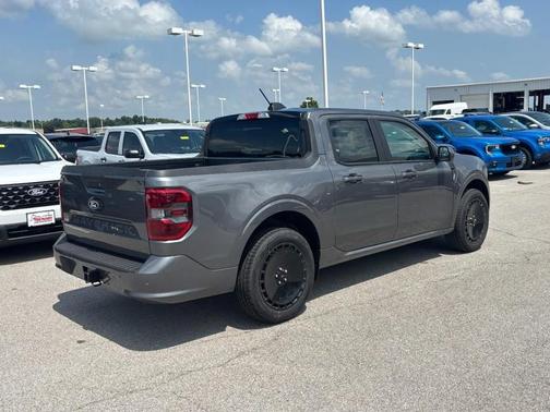 2025 Ford Maverick Lobo Standard