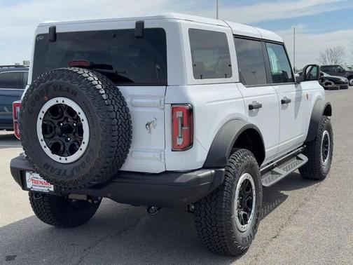 Oxford White 2026 Ford Bronco Badlands