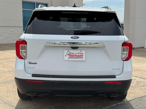 Oxford White 2021 Ford Explorer XLT