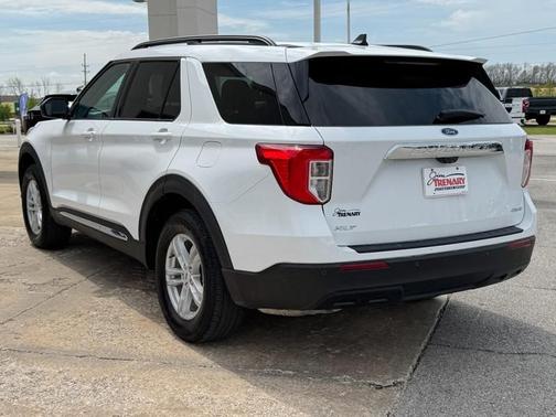 Oxford White 2021 Ford Explorer XLT