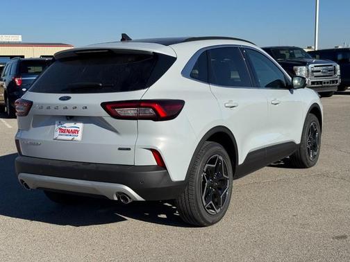 2026 Ford Escape Platinum AWD