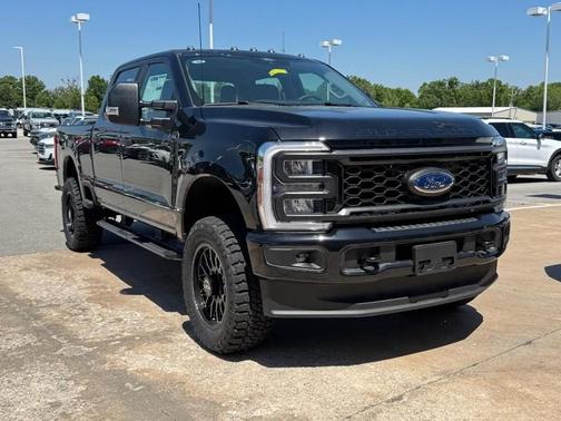 Agate Black Metallic 2026 Ford F-350 Super Duty