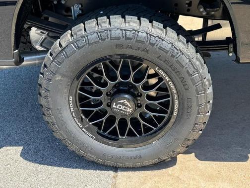 Agate Black Metallic 2026 Ford F-350 Super Duty