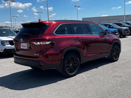 2019 Toyota Highlander SE