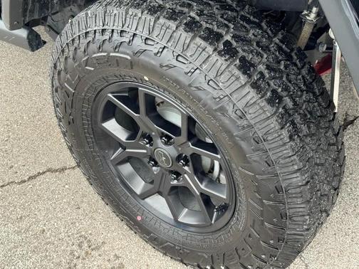 2024 Jeep Gladiator Sport