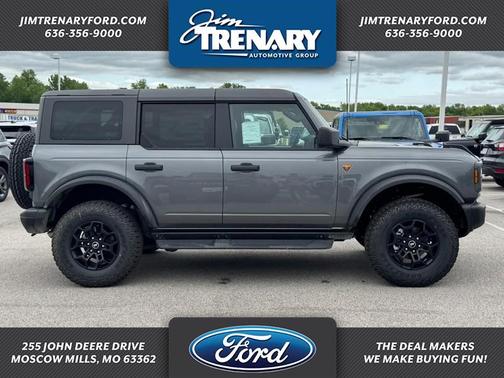 Carbonized Gray Metallic 2026 Ford Bronco Badlands