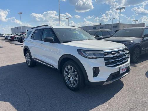 2025 Ford Explorer Active 4WD