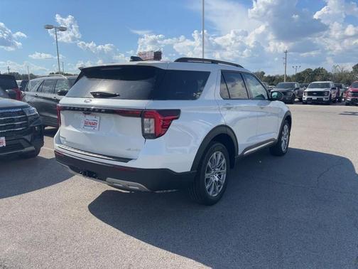 2025 Ford Explorer Active 4WD