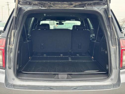 2022 Chevrolet Suburban RST