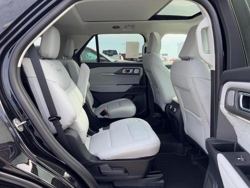 2025 Ford Explorer Platinum 4WD