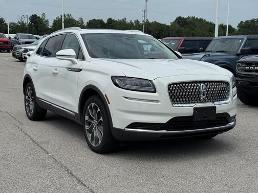 White Tri-Coat 2023 Lincoln Nautilus Reserve