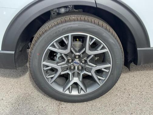2025 Ford Explorer Platinum 4WD