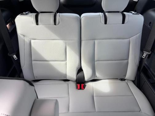 2025 Ford Explorer Platinum 4WD