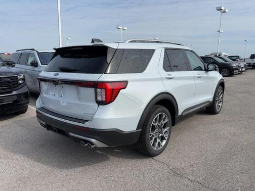 2025 Ford Explorer Platinum 4WD