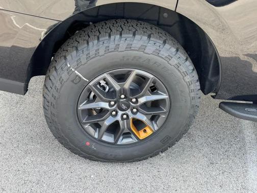 Agate Black Metallic 2026 Ford Expedition Tremor