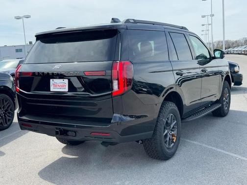 Agate Black Metallic 2026 Ford Expedition Tremor