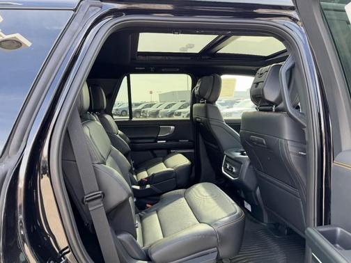 Agate Black Metallic 2026 Ford Expedition Tremor