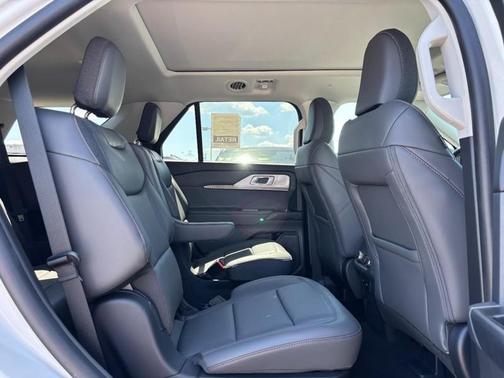 2025 Ford Explorer Active 4WD