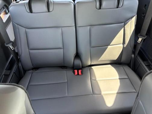 2025 Ford Explorer Active 4WD