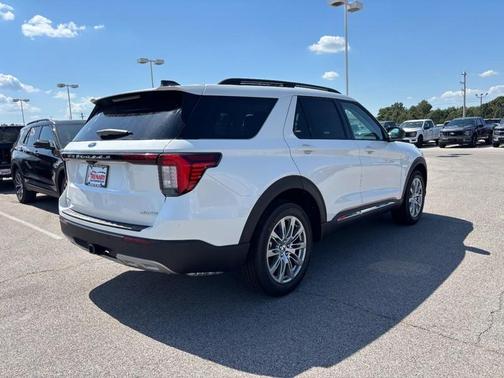 2025 Ford Explorer Active 4WD