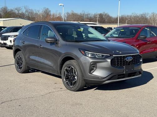 2026 Ford Escape Platinum AWD