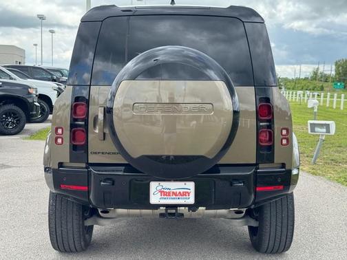 2024 Land Rover Defender 110 P400 X-Dynamic SE