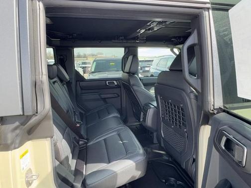 Desert Sand 2026 Ford Bronco Badlands