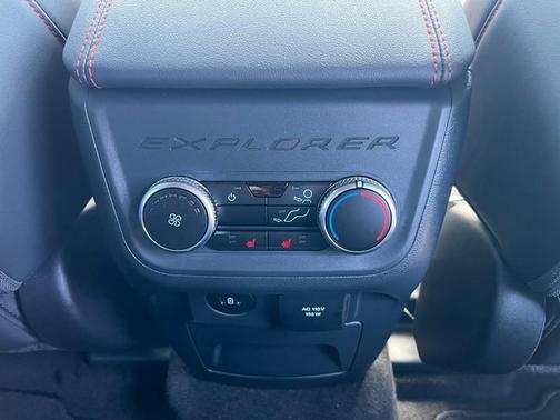 2025 Ford Explorer ST-Line 4WD