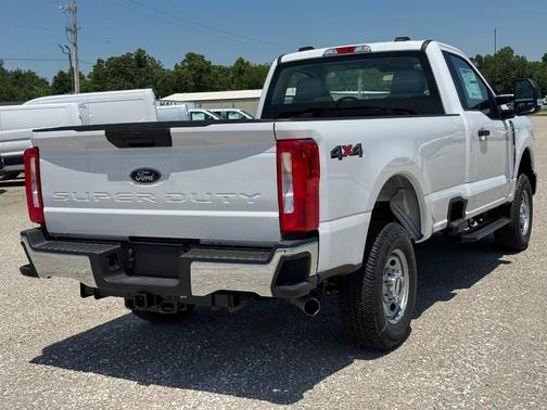 Oxford White 2026 Ford F-250 Super Duty