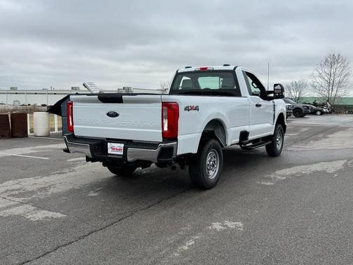 Oxford White 2026 Ford F-250 Super Duty