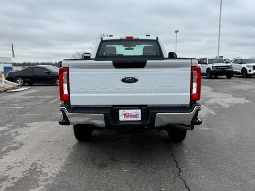 Oxford White 2026 Ford F-250 Super Duty