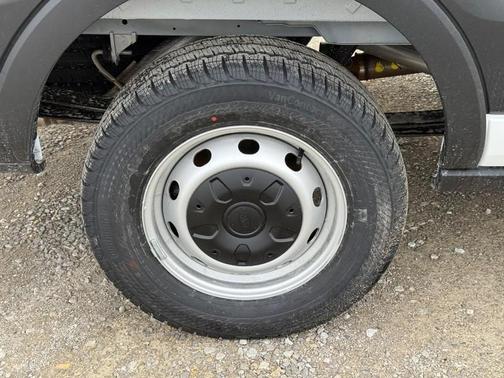 2026 Ford Transit-250 148 WB Medium Roof Cargo