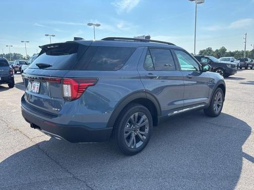 2025 Ford Explorer Active 4WD