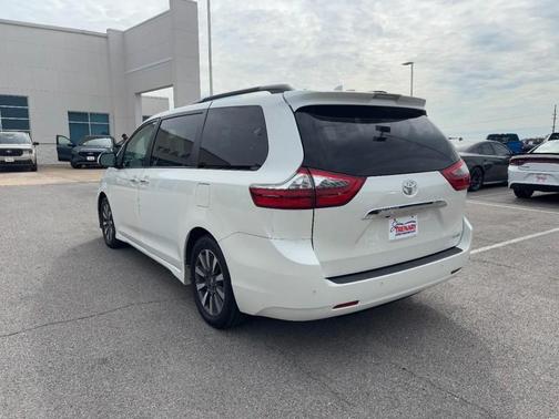 2020 Toyota Sienna Limited