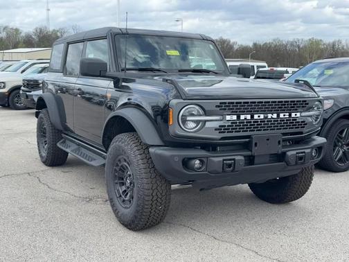 Shadow Black 2026 Ford Bronco Badlands