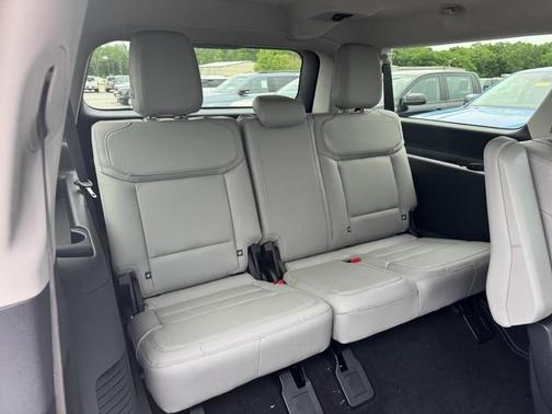 Oxford White 2026 Ford Expedition Max Active